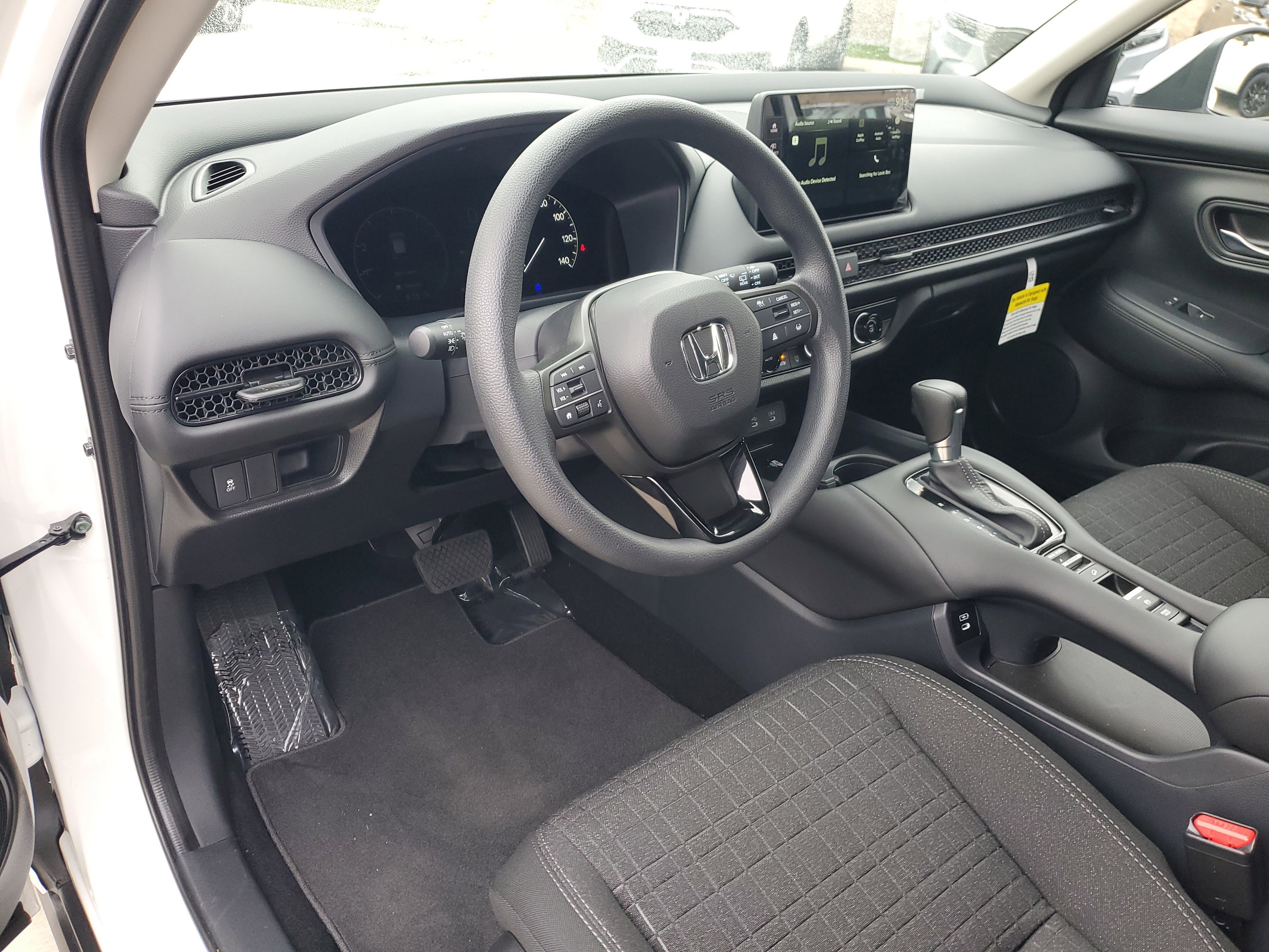 2026 Honda HR-V LX photo 13