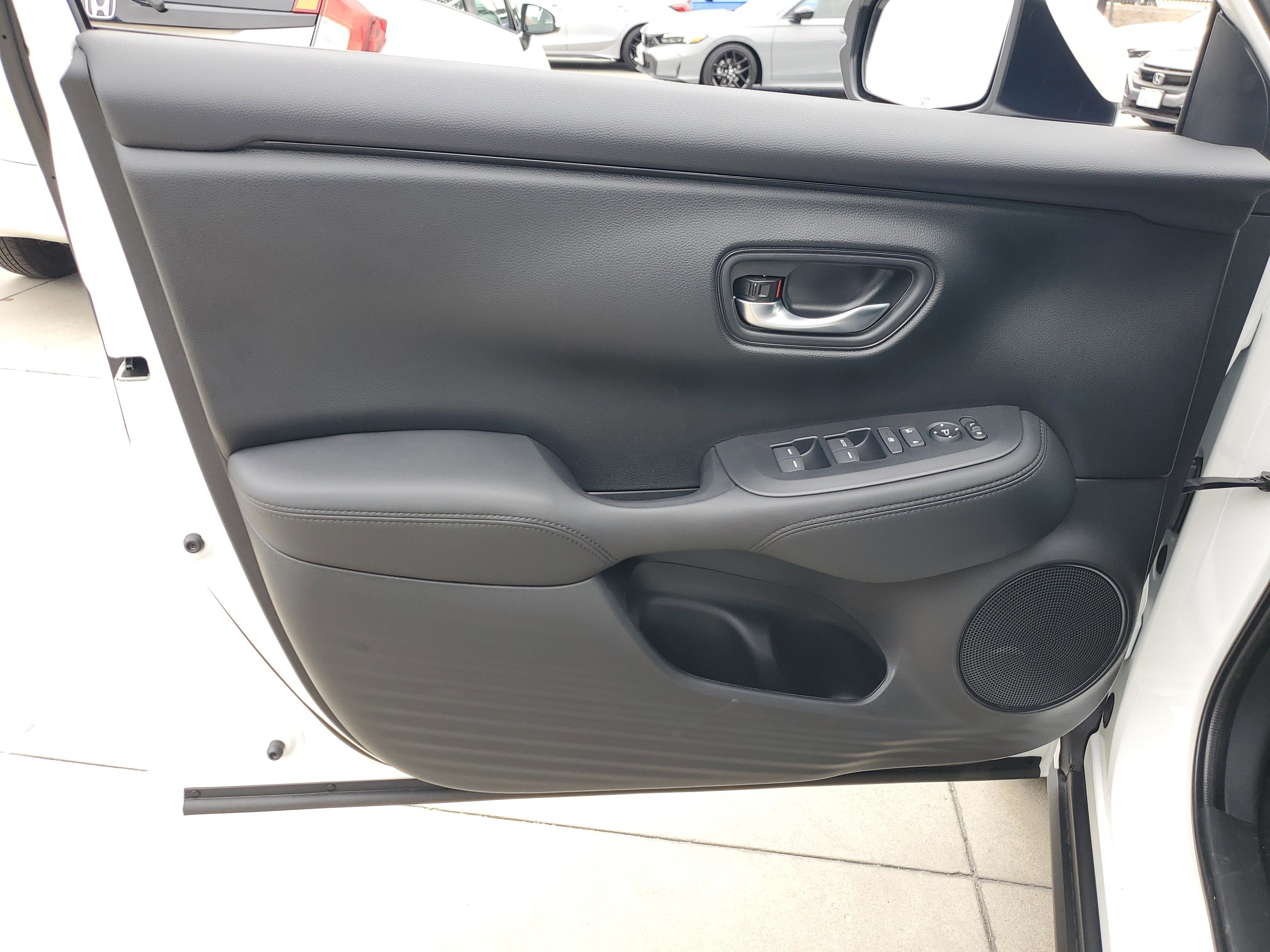2026 Honda HR-V LX photo 15