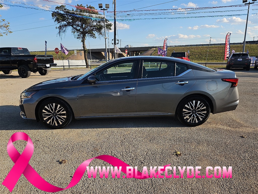 2023 Nissan Altima 2.5 SV photo 3