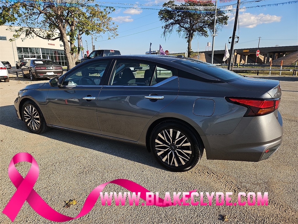 2023 Nissan Altima 2.5 SV photo 4