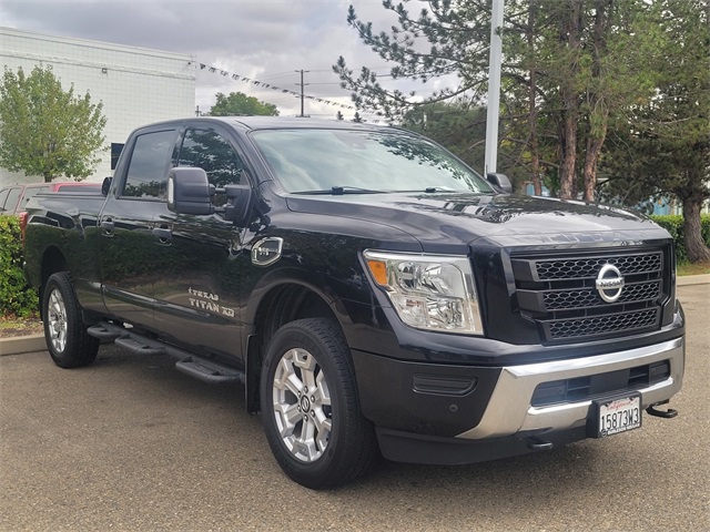 2022 Nissan Titan XD SV