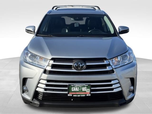 2018 Toyota Highlander SE photo 2