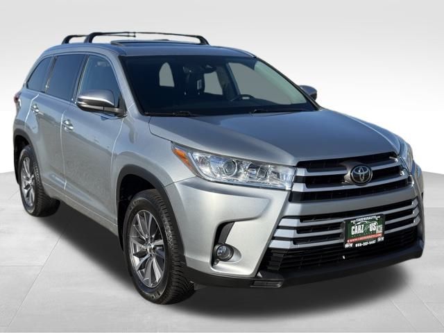 2018 Toyota Highlander SE photo 3