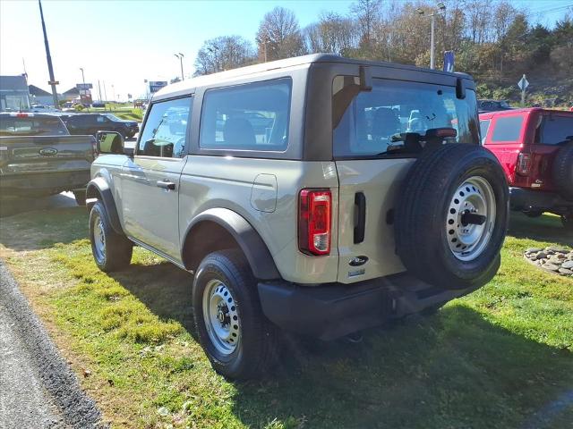 2025 Ford Bronco Base photo 3