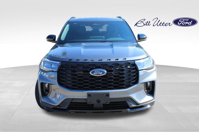 2025 Ford Explorer ST-Line photo 2