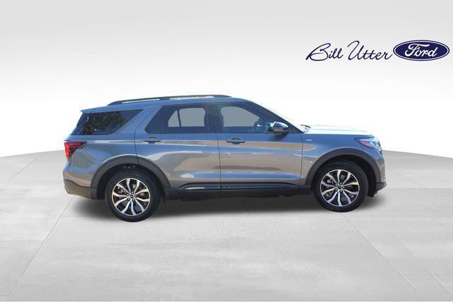 2025 Ford Explorer ST-Line photo 4