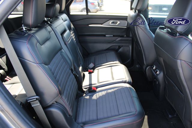 2025 Ford Explorer ST-Line photo 13