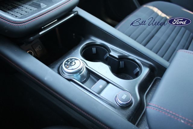 2025 Ford Explorer ST-Line photo 17