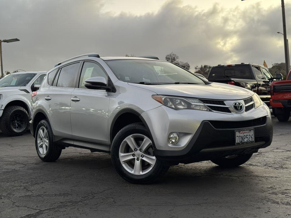 2014 Toyota RAV4 XLE photo 2
