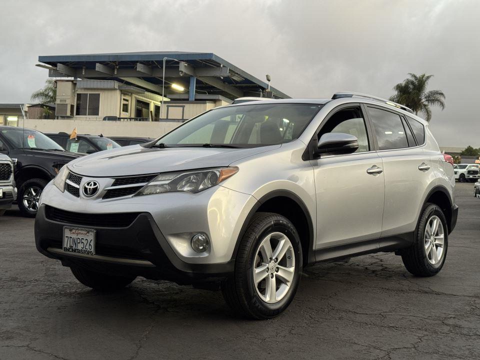 2014 Toyota RAV4 XLE photo 4