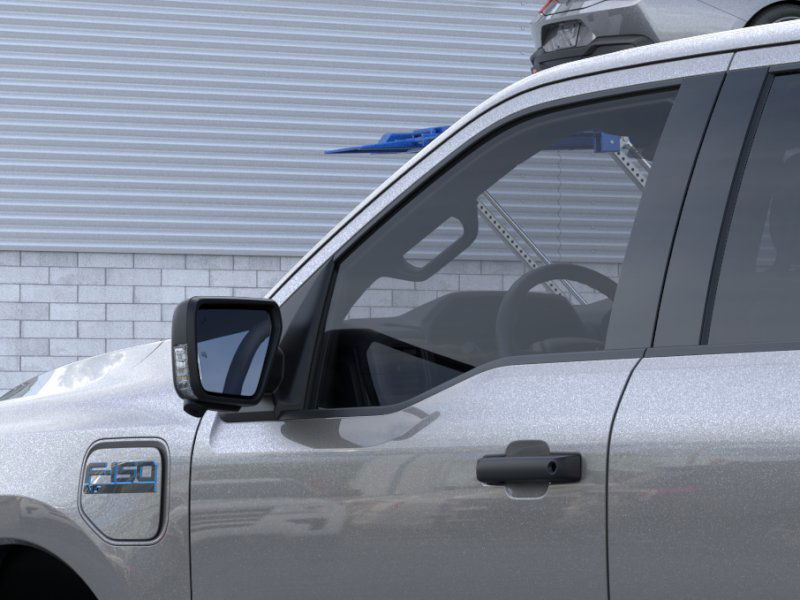 2025 Ford F-150 Lightning XLT photo 16