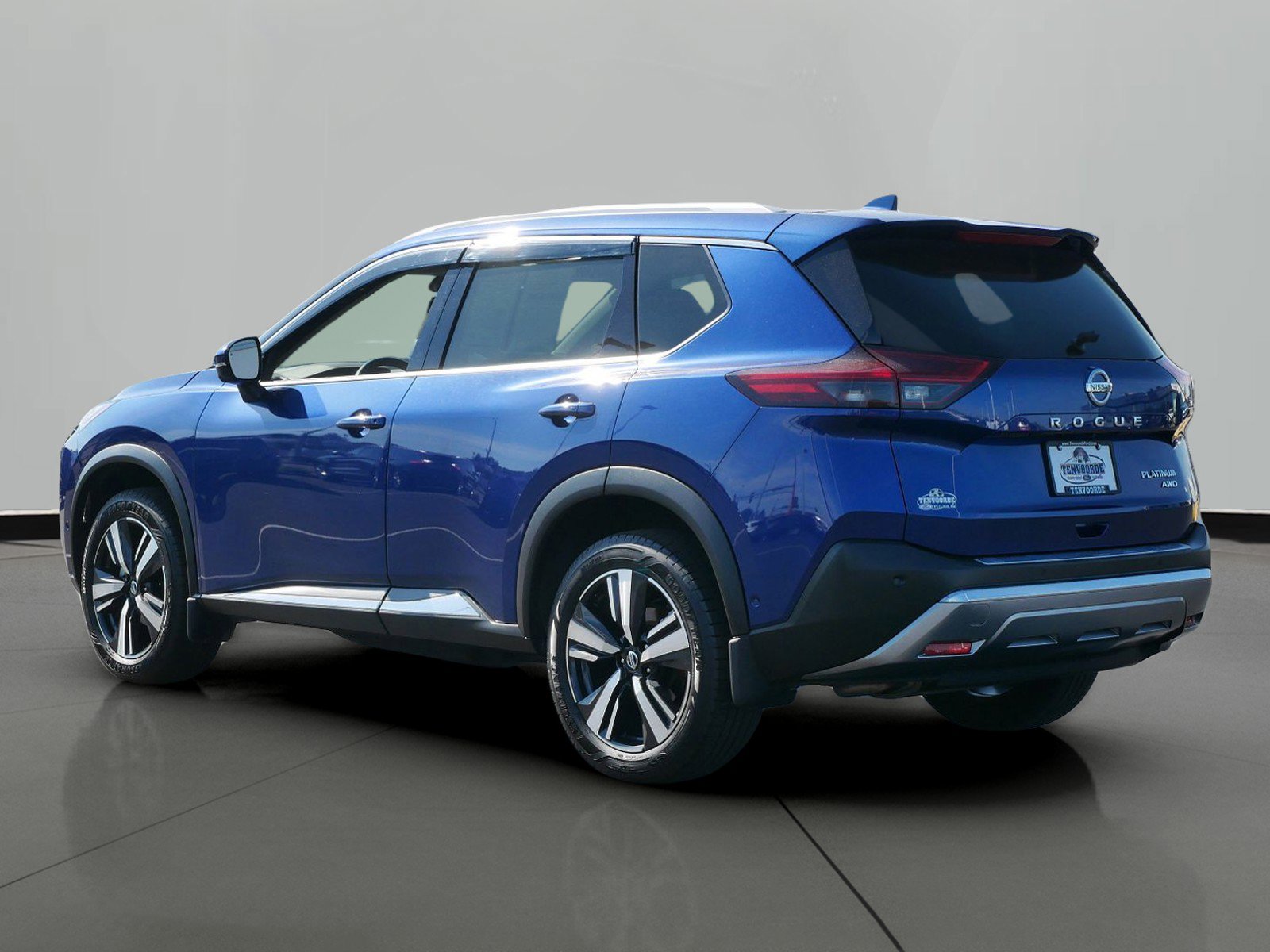 Used 2021 Nissan Rogue Platinum with VIN JN8AT3DD9MW302940 for sale in St. Cloud, Minnesota