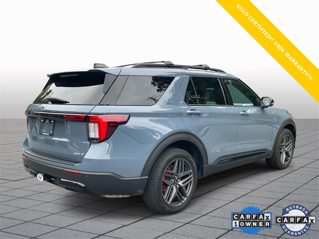 2025 Ford Explorer ST-Line photo 2