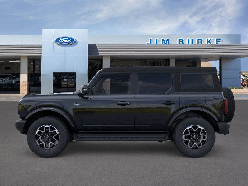 2025 Ford Bronco Outer Banks photo 2