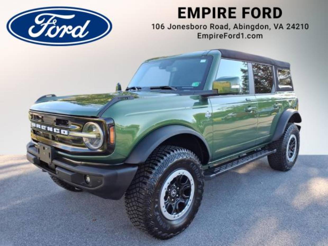 2023 Ford Bronco 4-Door Outer Banks's photo