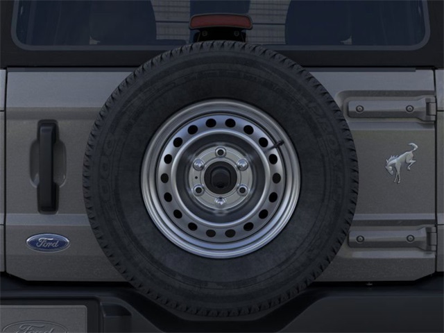 2025 Ford Bronco Base photo 19
