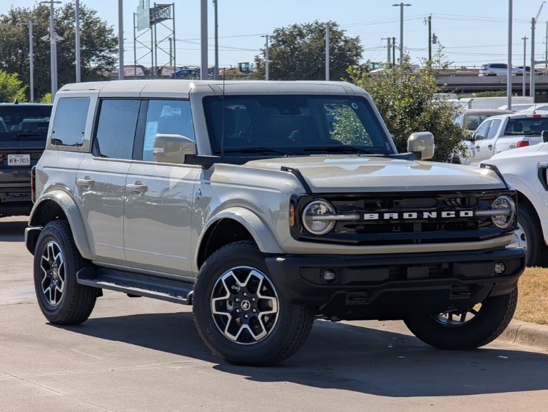 2025 Ford Bronco Outer Banks