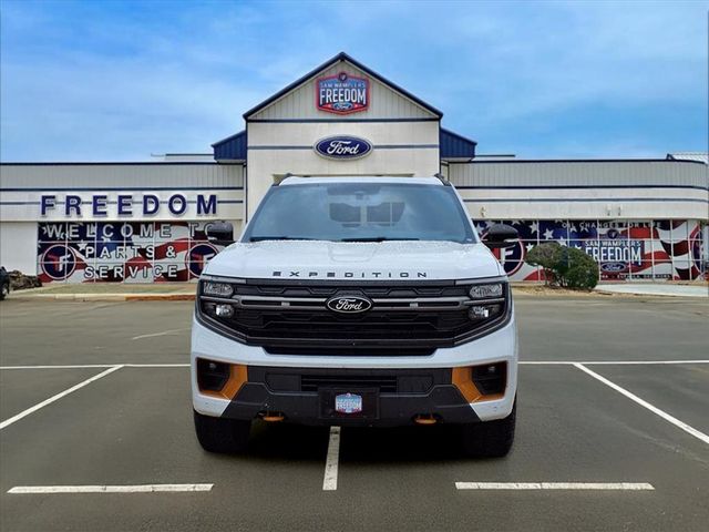 2025 Ford Expedition photo 2
