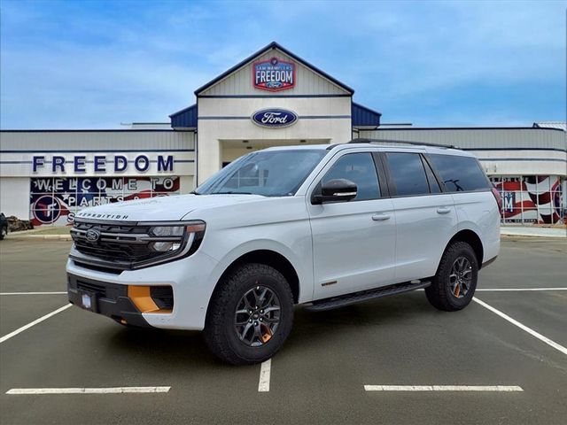 2025 Ford Expedition photo 3