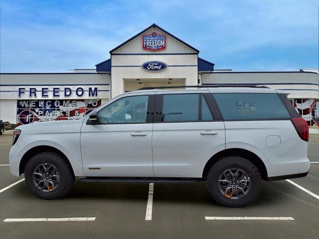 2025 Ford Expedition photo 4
