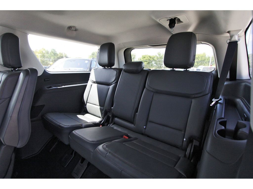 2025 Ford Expedition MAX photo 4