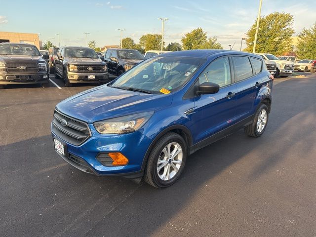 2019 Ford Escape S photo 2