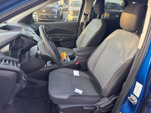 2019 Ford Escape S photo 8
