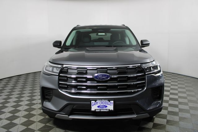 2025 Ford Explorer photo 5