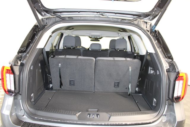 2025 Ford Explorer photo 15