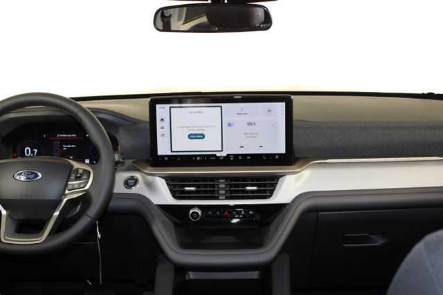 2025 Ford Explorer photo 18