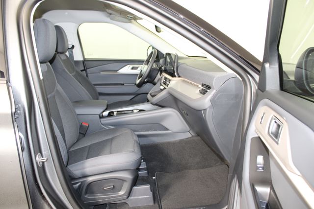 2025 Ford Explorer photo 20
