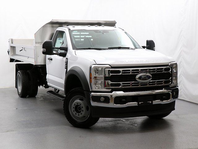 2025 Ford F-450 Super Duty Chassis Cab XL's photo