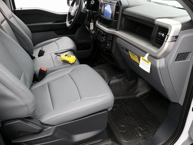 2025 Ford F-450 XL photo 24