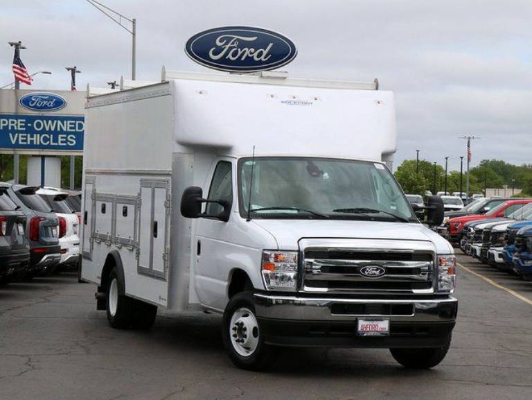 2026 Ford E-Series Cutaway Base