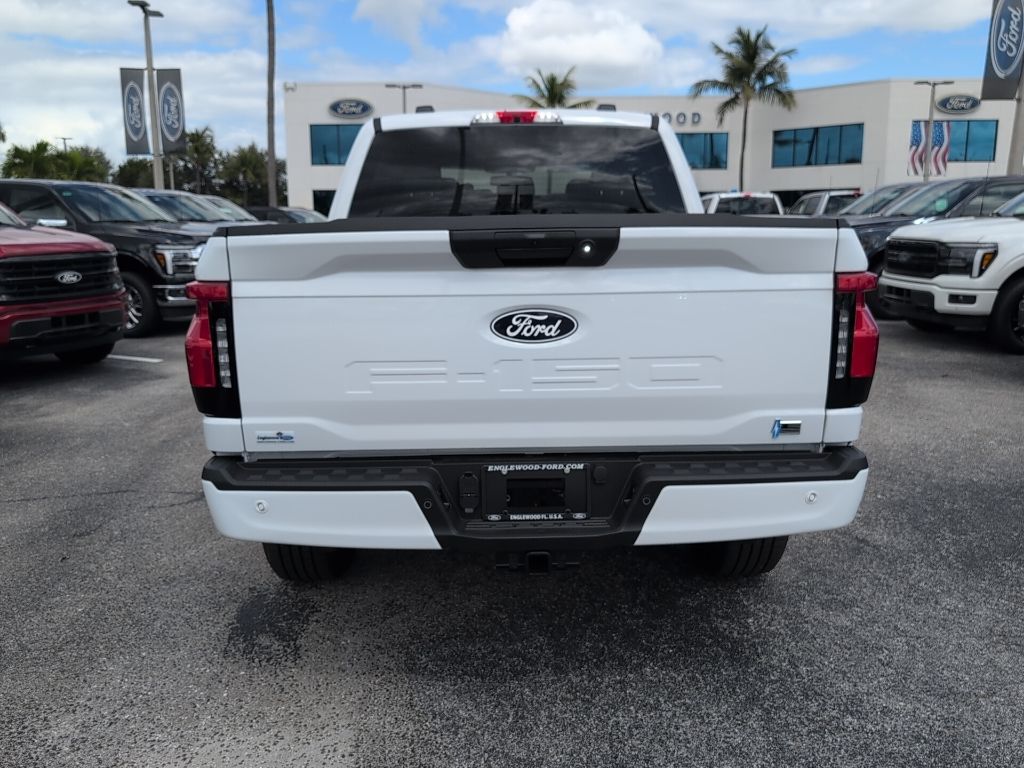2025 Ford F-150 Lightning photo 4