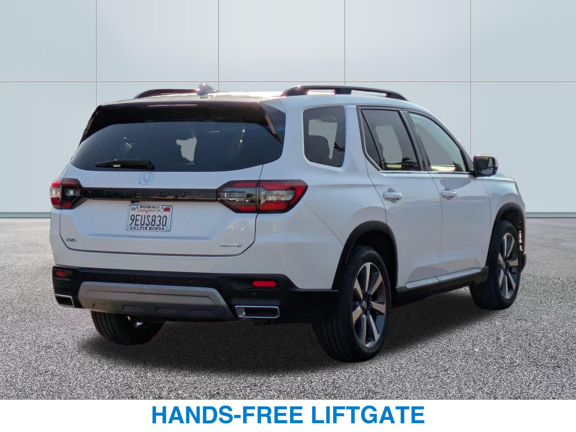 2023 Honda Pilot Elite photo 2