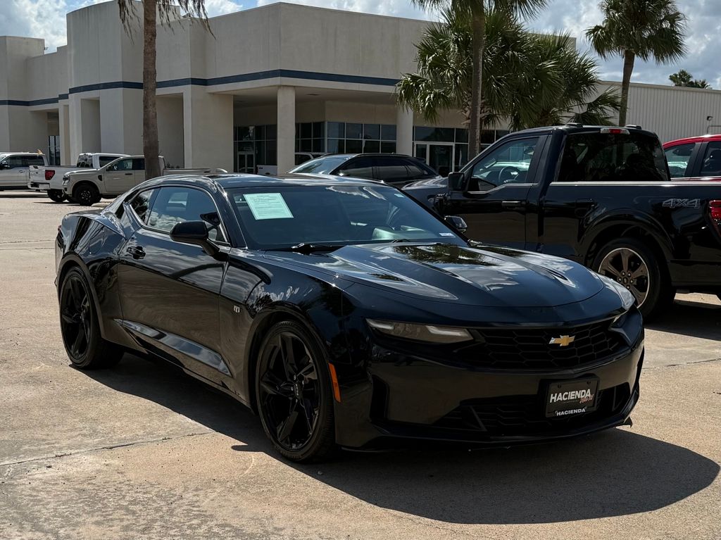 2022 Chevrolet Camaro 1LT photo 3