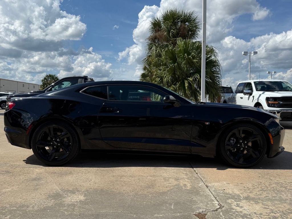 2022 Chevrolet Camaro 1LT photo 4