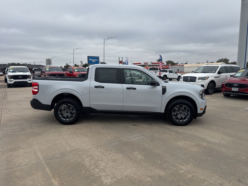 2025 Ford Maverick XLT photo 3