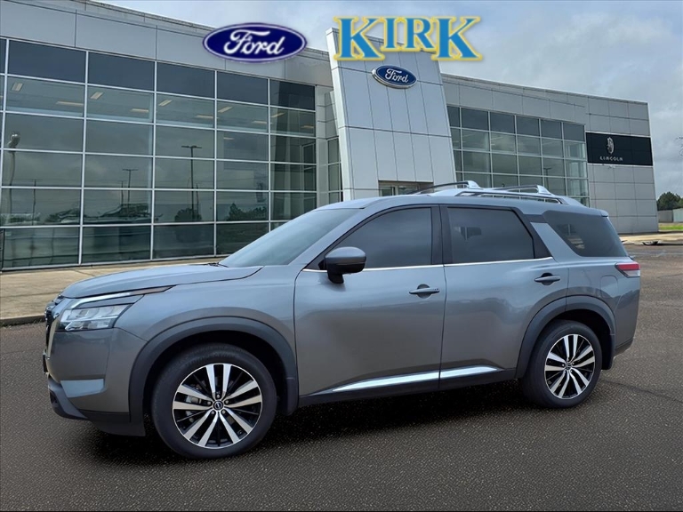 2024 Nissan Pathfinder Platinum