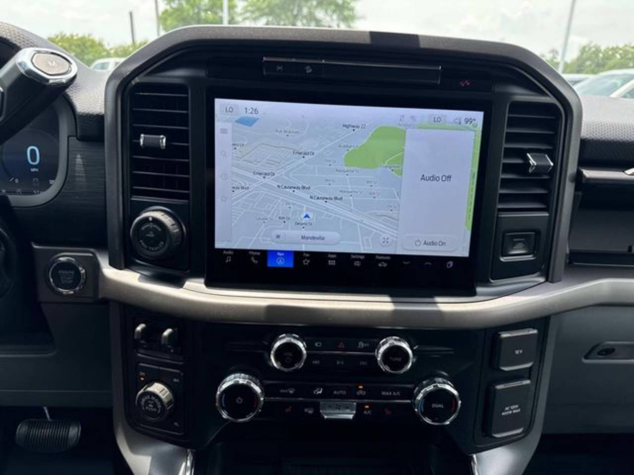 2025 Ford F-150 XLT - Photo 12