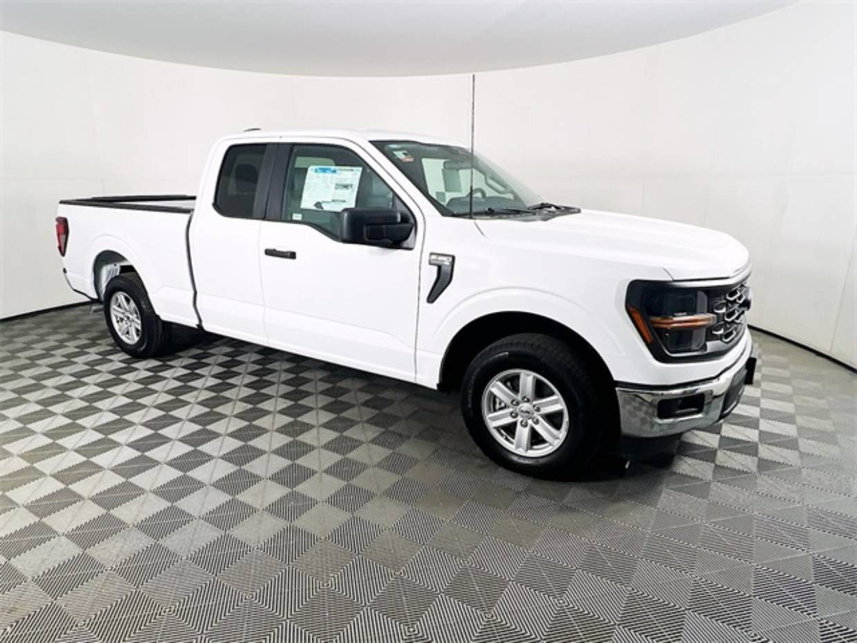 2025 Ford F-150 XL's photo