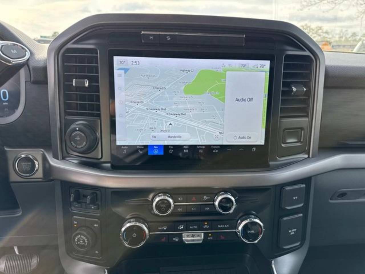 2025 Ford F-150 XLT - Photo 12