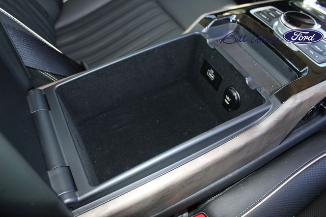 2021 Genesis G90 5.0 Ultimate photo 13