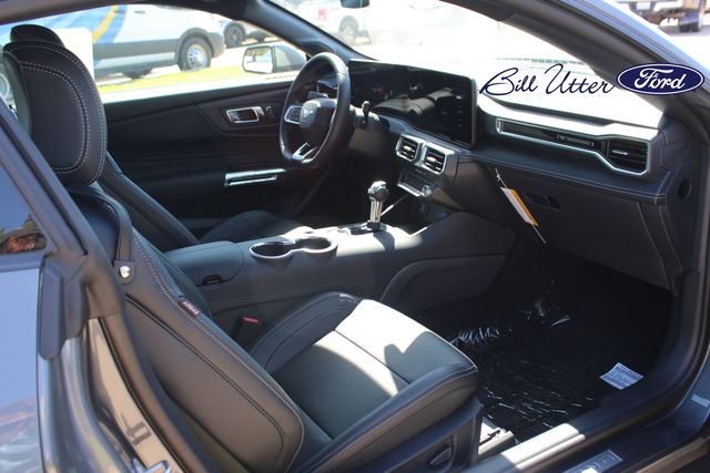 2025 Ford Mustang EcoBoost Premium photo 9