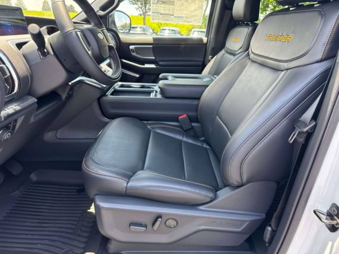 2025 Ford Expedition Tremor - Photo 10