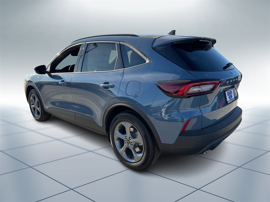 2025 Ford Escape Hybrid ST-Line photo 4