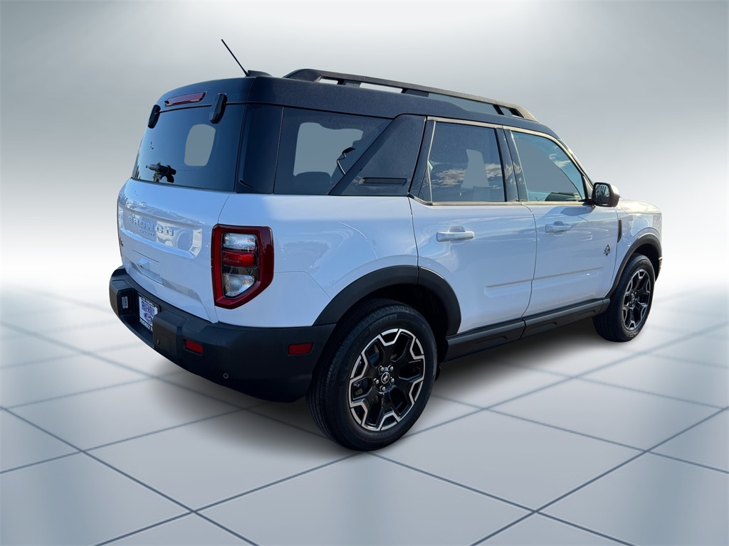 2025 Ford Bronco Sport Outer Banks photo 3