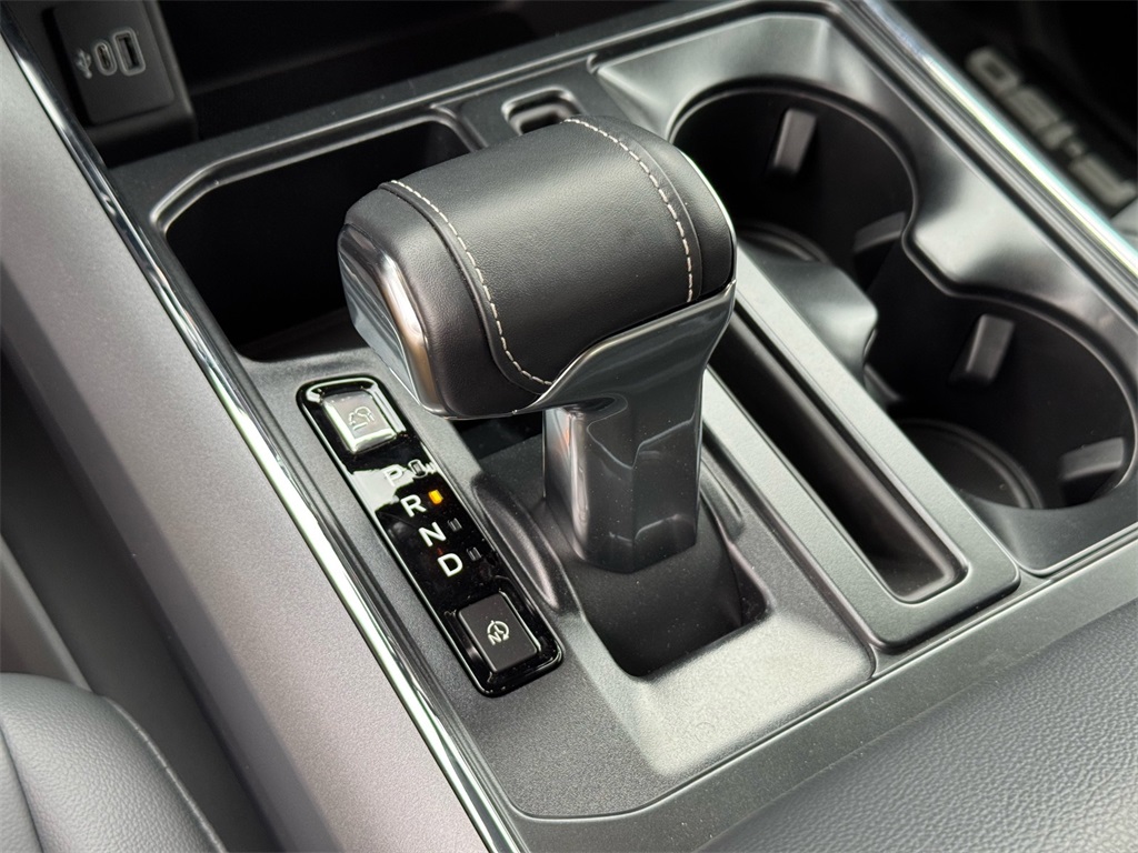 2025 Ford F-150 Lightning photo 4