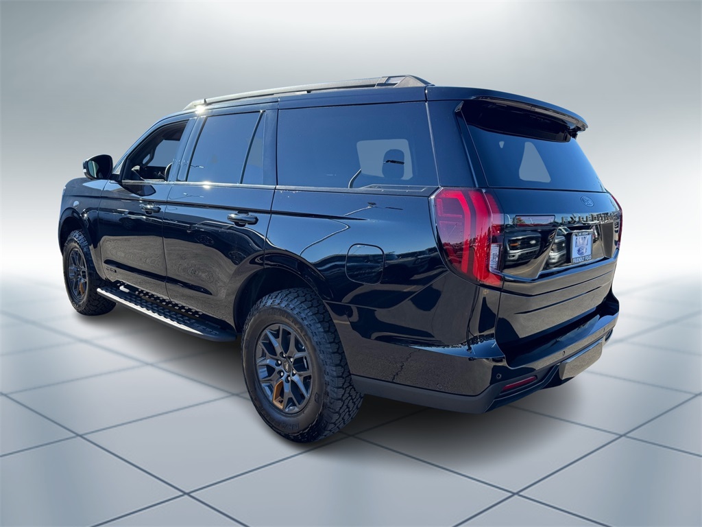 2025 Ford Expedition photo 4